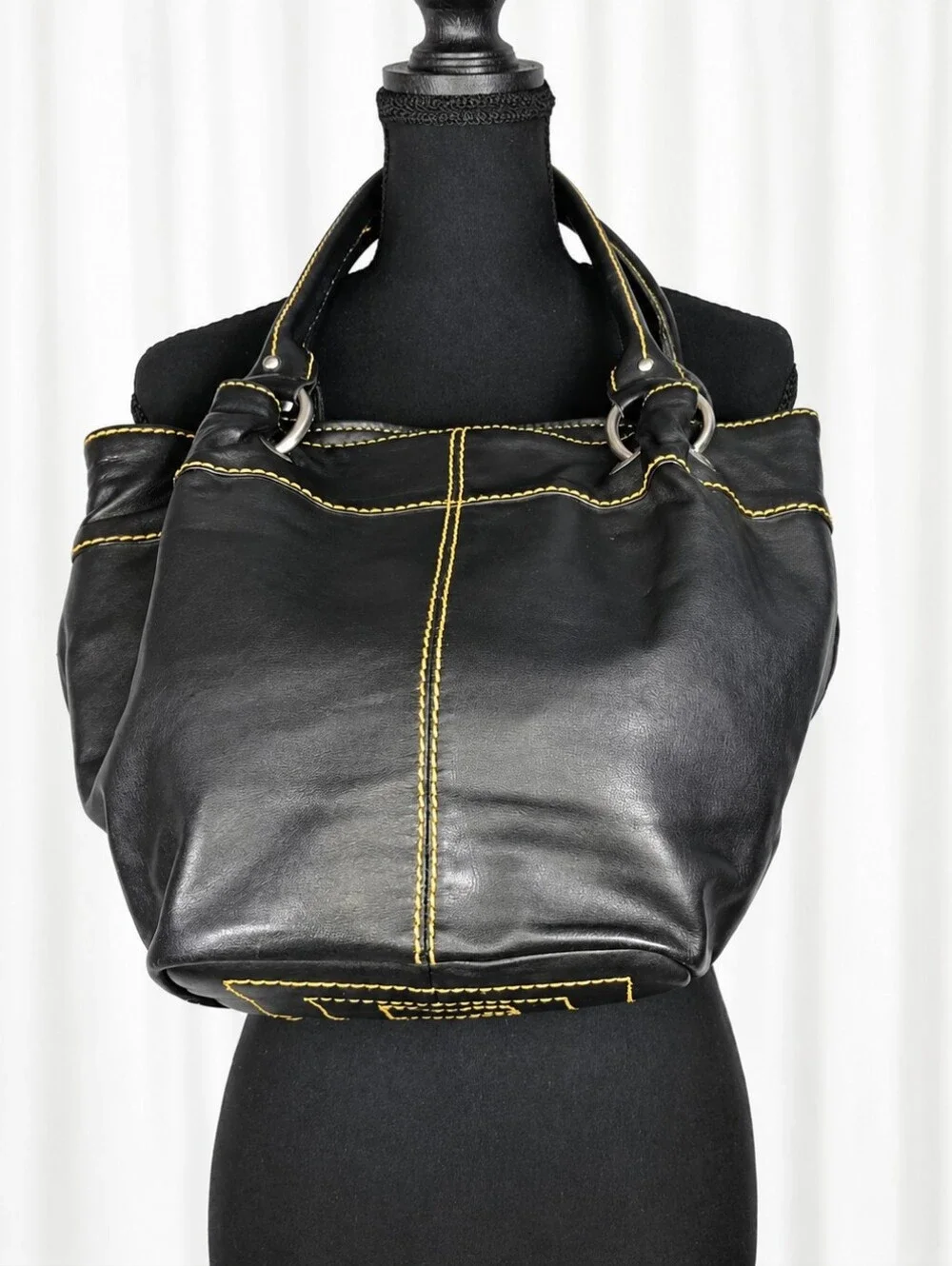 👜 Tignanello Black Leather Tote Shoulder Contrast Stitch Striped Lining Large